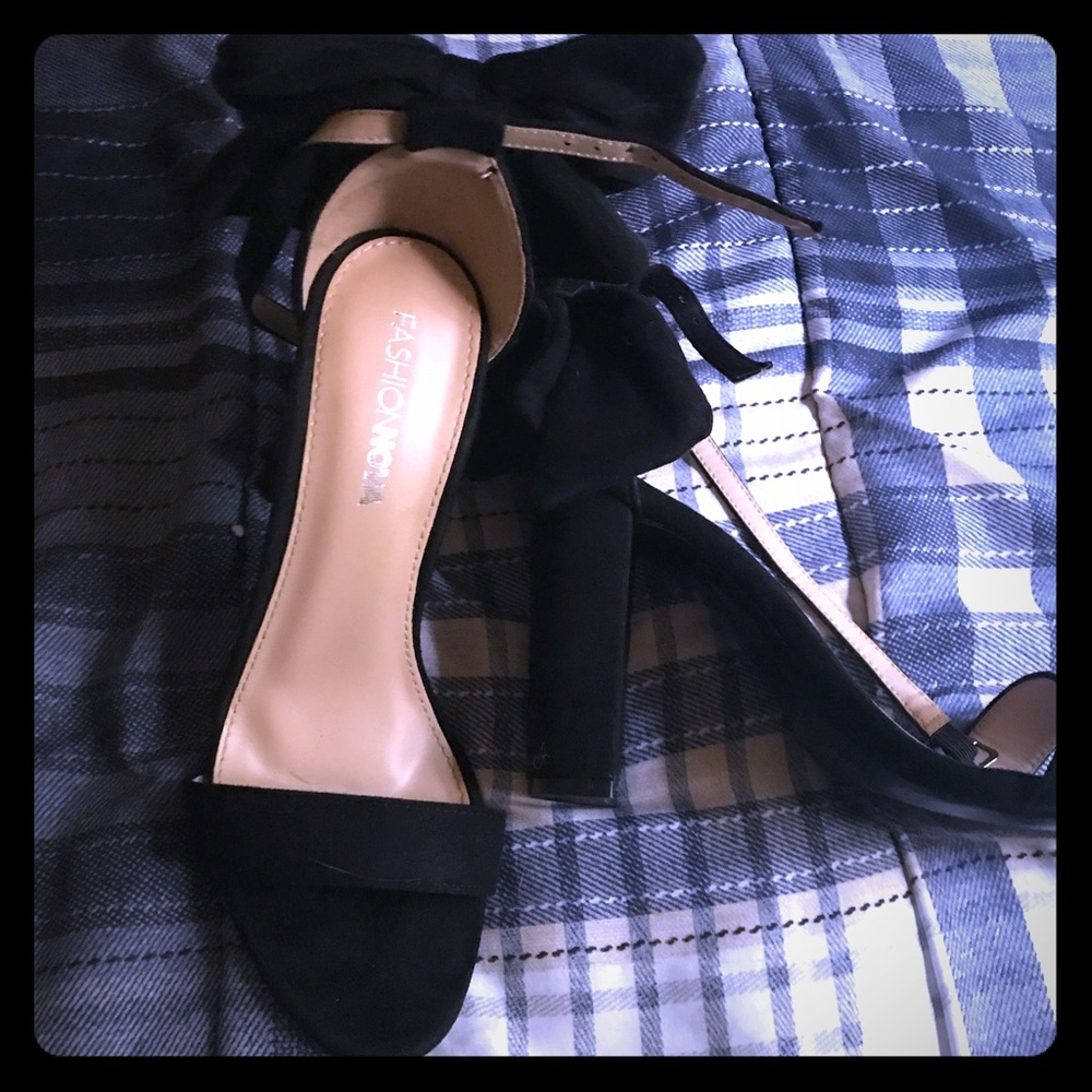 Fashion Nova Bow Heels